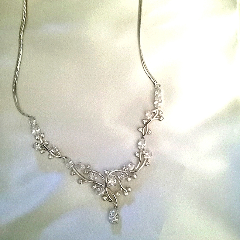 14ctWhite Sapphire in 925 necklace